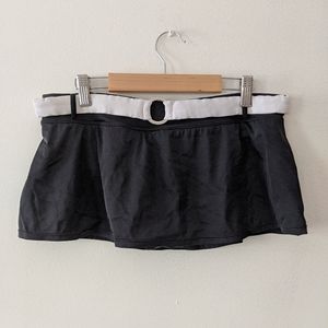 Nike swim mini skirt women's 12 (large)